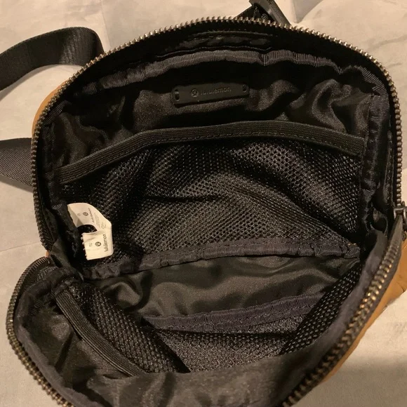 Lululemon Everywhere Belt Bag OG Burnt Caramel - Picture 13 of 15